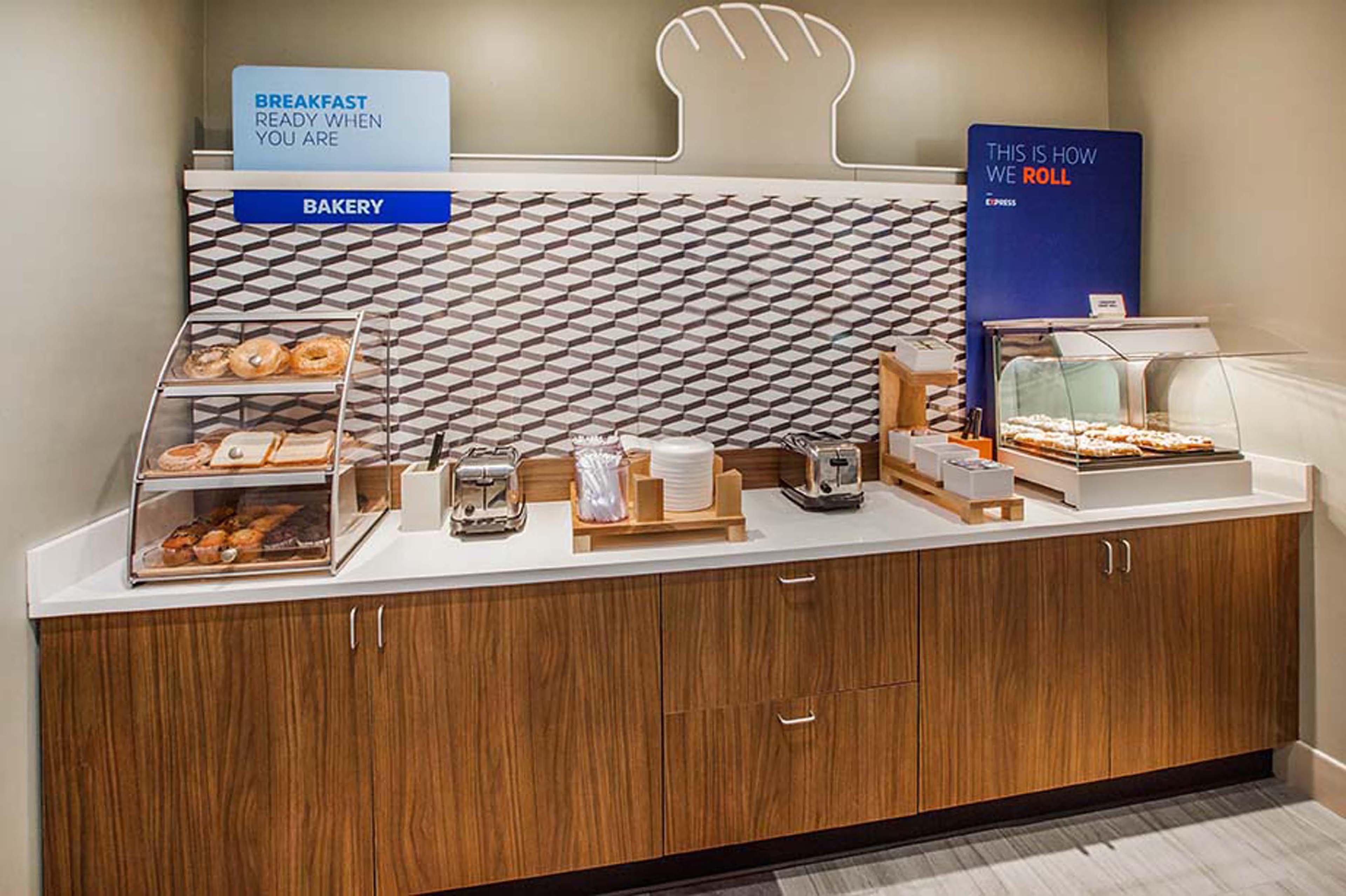 Holiday Inn Express Hotel & Suites Buford-Mall Of Georgia, An Ihg Hotel Bagian luar foto
